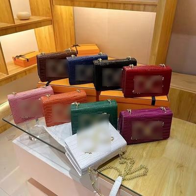 Bolsas de mensageiros femininas elegantes de 2022 com fechamento de botão e decoração de contas em 7 cores elegantes