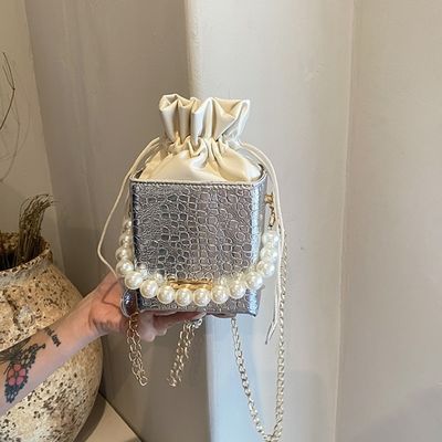 Bolsa de molho de verão de cor de doces com bolso de escova de ombro de cadeia de pérolas para mulheres