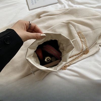 Bolsa de molho de verão de cor de doces com bolso de escova de ombro de cadeia de pérolas para mulheres