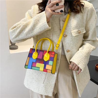 Mochila de moda para mulheres de forma quadrada e costura de dois tons em todas as estações do ano