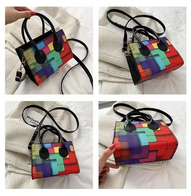 Mochila de moda para mulheres de forma quadrada e costura de dois tons em todas as estações do ano