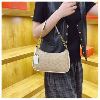 Bolsas de couro para mulheres à prova d'água e cor personalizada na coleção de verão da moda