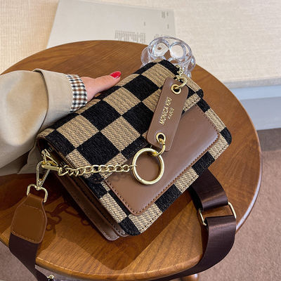 Shoulder 2024 Luxury Design Saco de mão Tabuleiro de xadrez Mini Tecido Flap Sling Saco para Mulheres