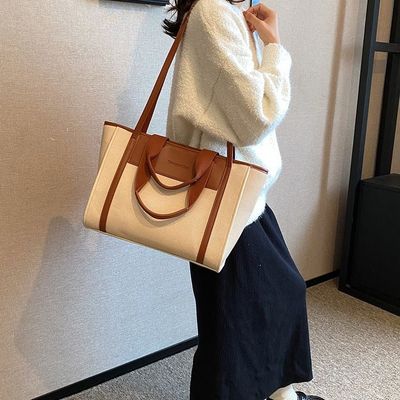 2024 Bolsas de moda de alta capacidade de peso leve Bolsas de designers elegantes para mulheres