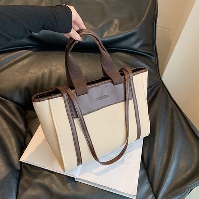 2024 Bolsas de moda de alta capacidade de peso leve Bolsas de designers elegantes para mulheres
