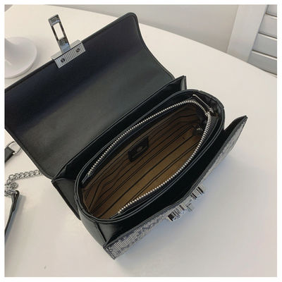 Retro Carta Impressa Cadeia Longa Faixa de Ombro Saco Crossbody Feminino Tipo de fechamento ZIP