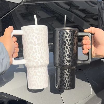 Custom Adventure 40oz Tumbler de aço inoxidável com isolamento de parede dupla e alça