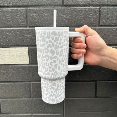 Custom Adventure 40oz Tumbler de aço inoxidável com isolamento de parede dupla e alça