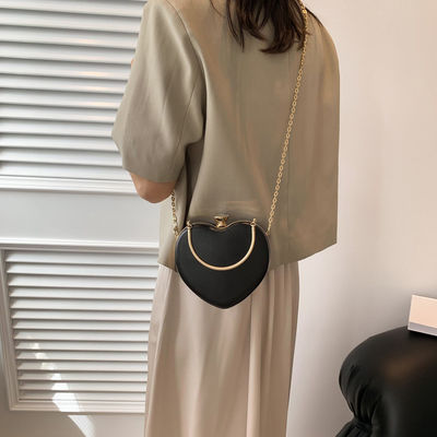 Carta Padrão Cadeia em Forma de Coração Bolsas de Damas 2024 Luxo para Mulheres da Moda