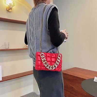 Impressão de logotipo personalizado Bolsas de couro de PU Bolsas elegante de senhoras com desenho de cadeia