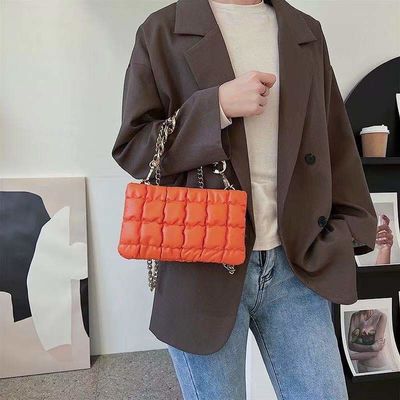 Impressão de logotipo personalizado Bolsas de couro de PU Bolsas elegante de senhoras com desenho de cadeia