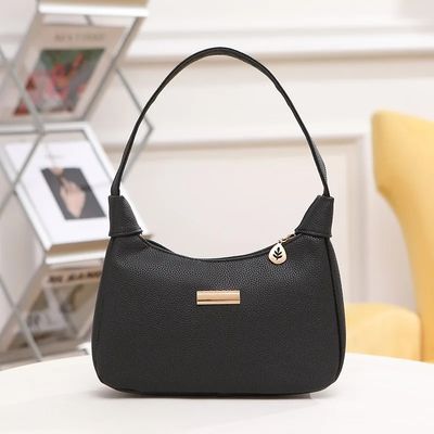 Fechamento de cordas de couro suave de estilo feminino Bolsas de mensageiros de design Bolsa de luxo Bolsa de mão