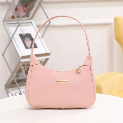 Fechamento de cordas de couro suave de estilo feminino Bolsas de mensageiros de design Bolsa de luxo Bolsa de mão