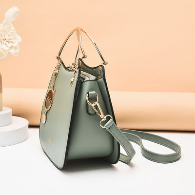 Bolsa de mão feminina de um ombro na moda com pingente de gato e fecho de fecho