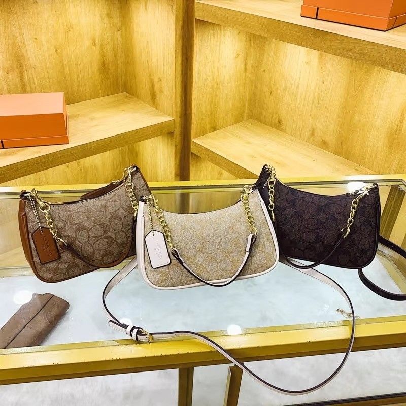 Bolsas de couro para mulheres à prova d'água e cor personalizada na coleção de verão da moda