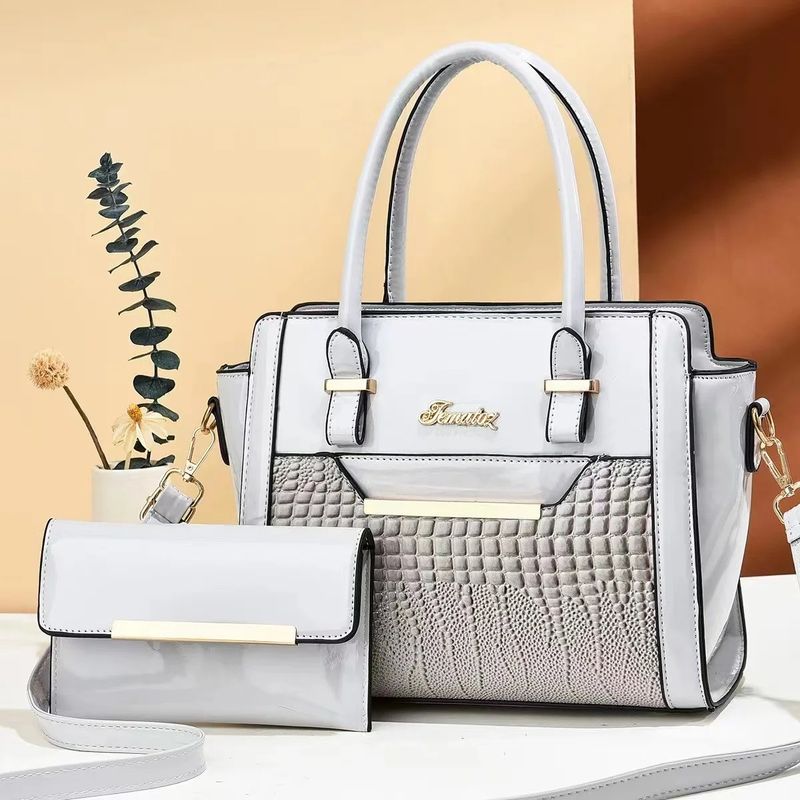 Temporada de Inverno Bolsas de mão de grande capacidade para mulheres em couro PU de padrão de jacaré